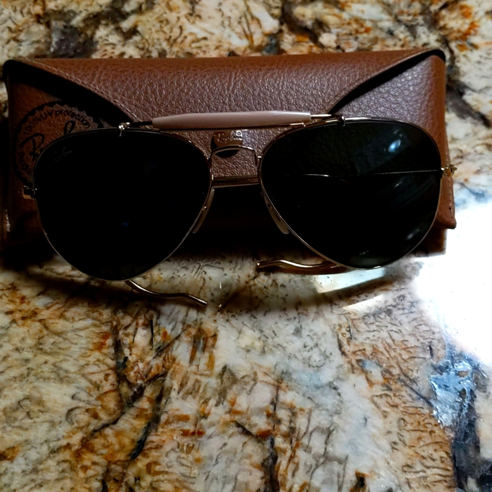 EXCELLENT PRICE.  Aviator Ray Ban original sunglasses *classic